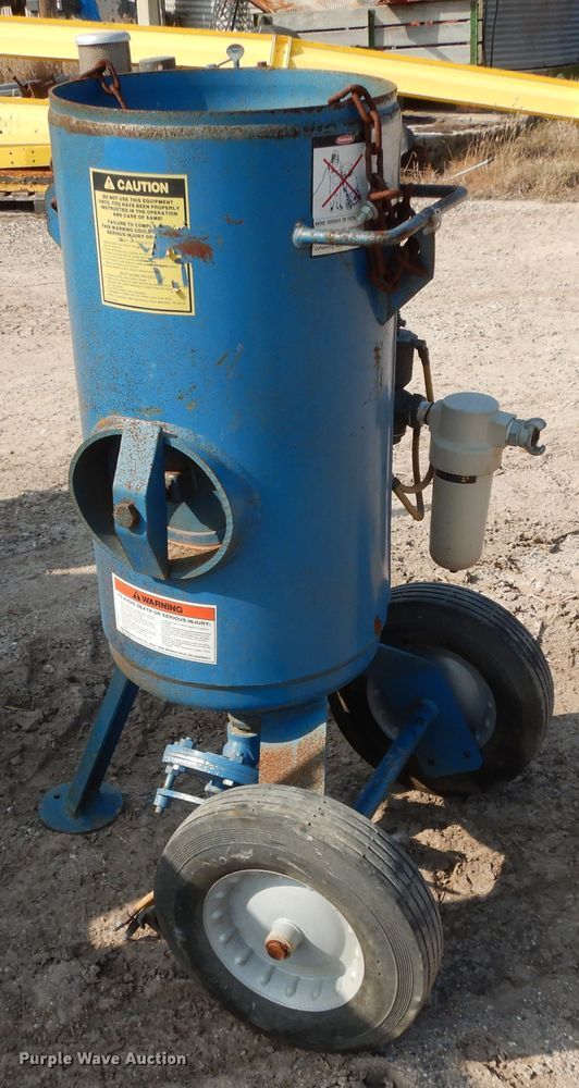 image for item DI8627 1987 Ingersoll Rand P-250-W-D-M-H268  air compressor