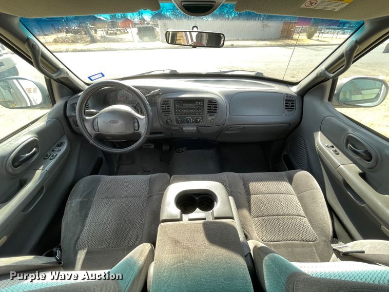 image for item DJ5015 2002 Ford F150  SuperCab pickup truck