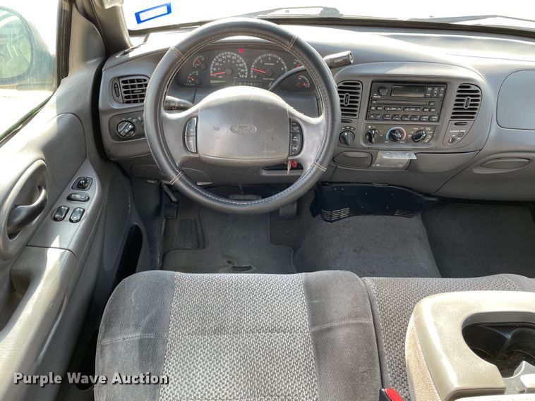 image for item DJ5015 2002 Ford F150  SuperCab pickup truck