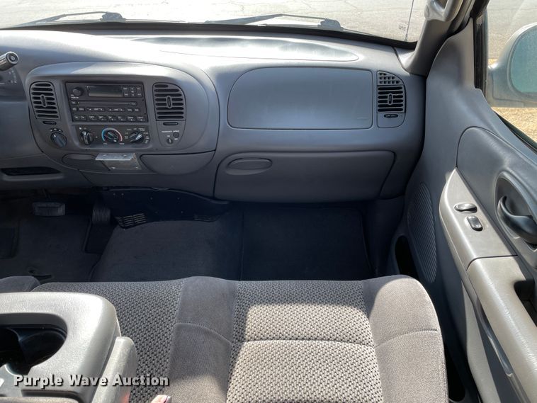 image for item DJ5015 2002 Ford F150  SuperCab pickup truck