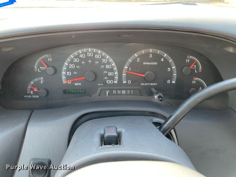 image for item DJ5015 2002 Ford F150  SuperCab pickup truck