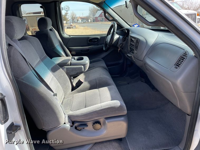 image for item DJ5015 2002 Ford F150  SuperCab pickup truck