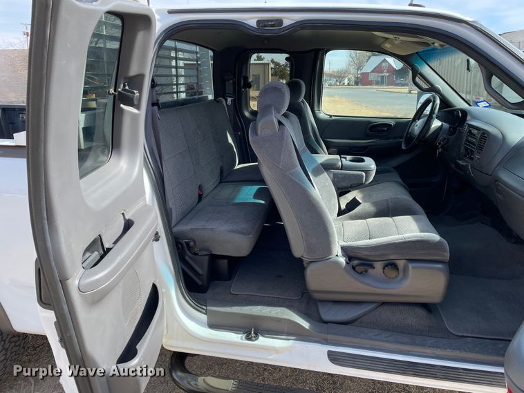 image for item DJ5015 2002 Ford F150  SuperCab pickup truck