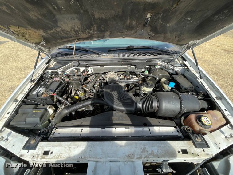 image for item DJ5015 2002 Ford F150  SuperCab pickup truck