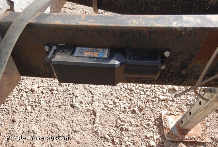 image for item DK0228 2011 TNT THR8.530TA  enclosed cargo trailer