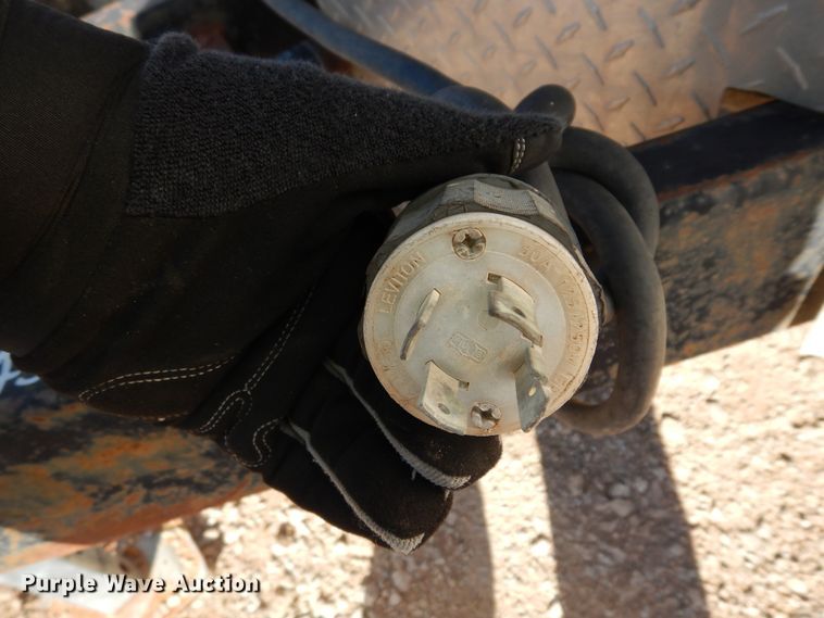 image for item DK0228 2011 TNT THR8.530TA  enclosed cargo trailer