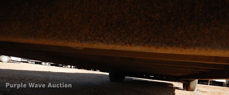 image for item DK0228 2011 TNT THR8.530TA  enclosed cargo trailer