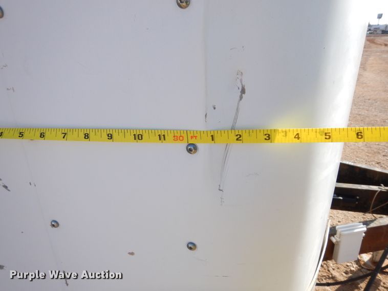 image for item DK0228 2011 TNT THR8.530TA  enclosed cargo trailer