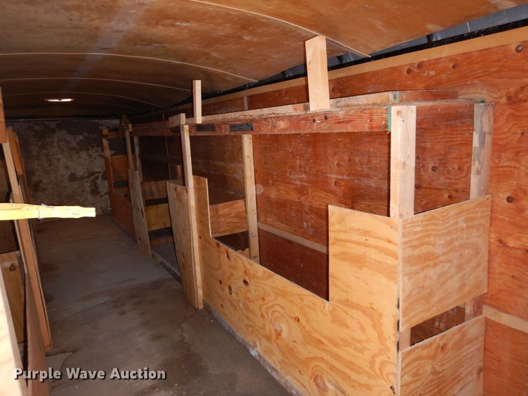 image for item DK0228 2011 TNT THR8.530TA  enclosed cargo trailer