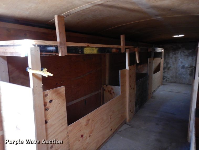 image for item DK0228 2011 TNT THR8.530TA  enclosed cargo trailer