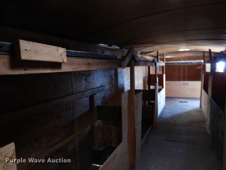 image for item DK0228 2011 TNT THR8.530TA  enclosed cargo trailer