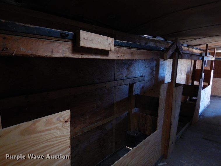 image for item DK0228 2011 TNT THR8.530TA  enclosed cargo trailer