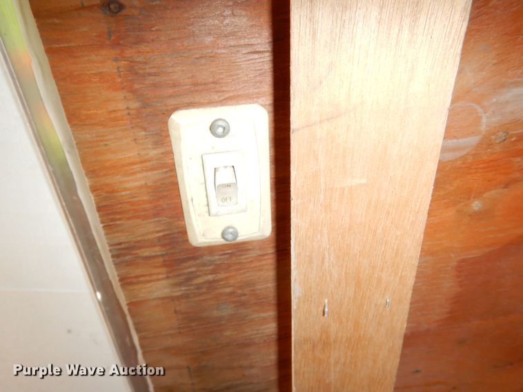 image for item DK0228 2011 TNT THR8.530TA  enclosed cargo trailer