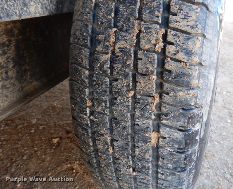 image for item DK0228 2011 TNT THR8.530TA  enclosed cargo trailer