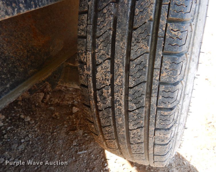 image for item DK0228 2011 TNT THR8.530TA  enclosed cargo trailer