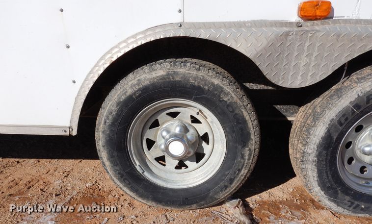 image for item DK0228 2011 TNT THR8.530TA  enclosed cargo trailer