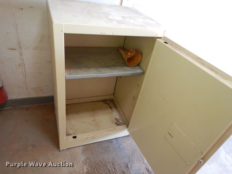 image for item DK0229 2013 Forest River  enclosed cargo trailer