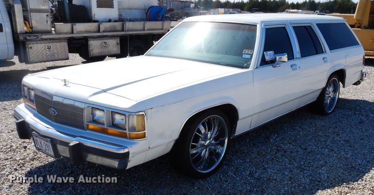 image for item DK0276 1990 Ford Crown Victoria Wagon