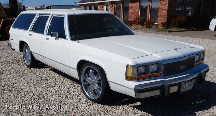 image for item DK0276 1990 Ford Crown Victoria Wagon