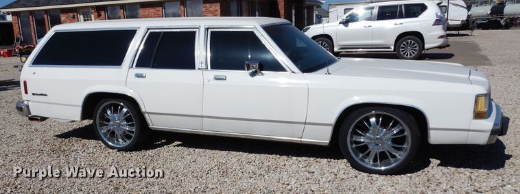 image for item DK0276 1990 Ford Crown Victoria Wagon