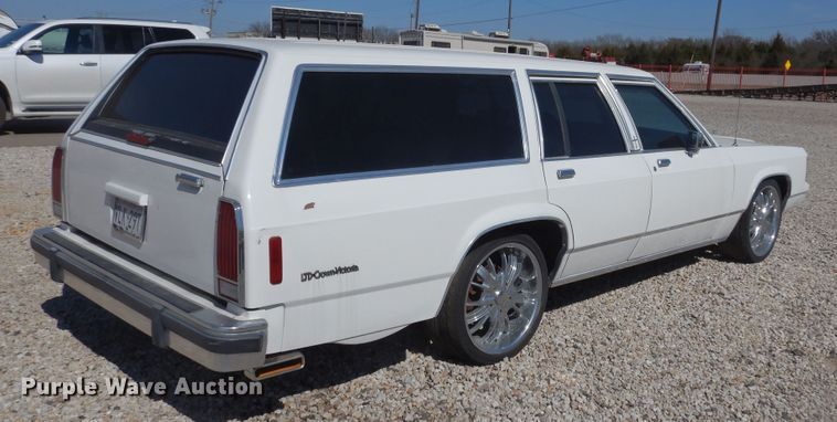 image for item DK0276 1990 Ford Crown Victoria Wagon
