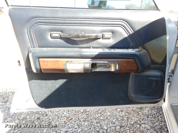 image for item DK0276 1990 Ford Crown Victoria Wagon