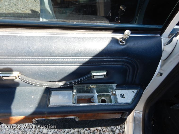 image for item DK0276 1990 Ford Crown Victoria Wagon