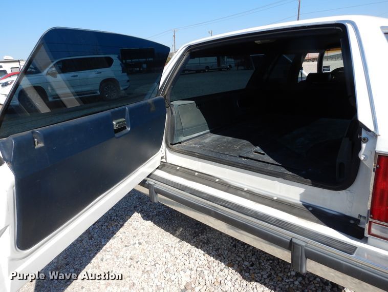 image for item DK0276 1990 Ford Crown Victoria Wagon