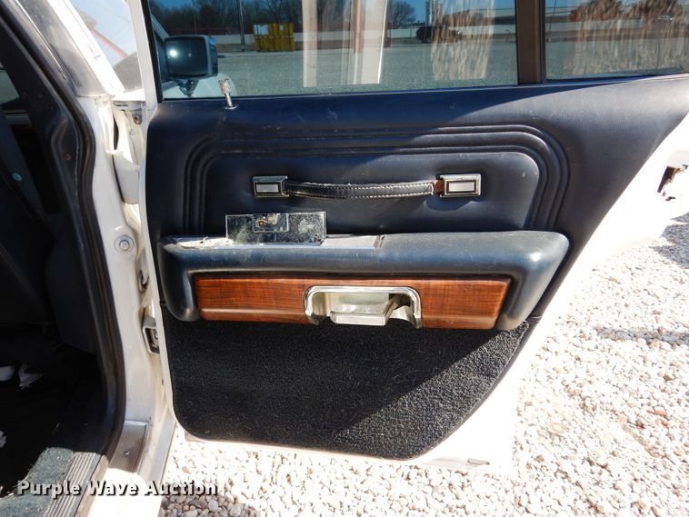 image for item DK0276 1990 Ford Crown Victoria Wagon