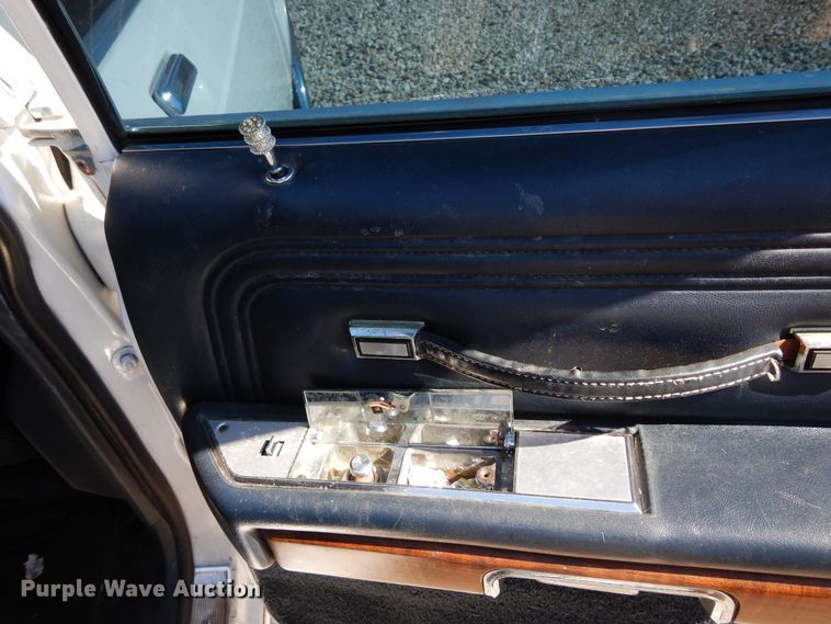 image for item DK0276 1990 Ford Crown Victoria Wagon