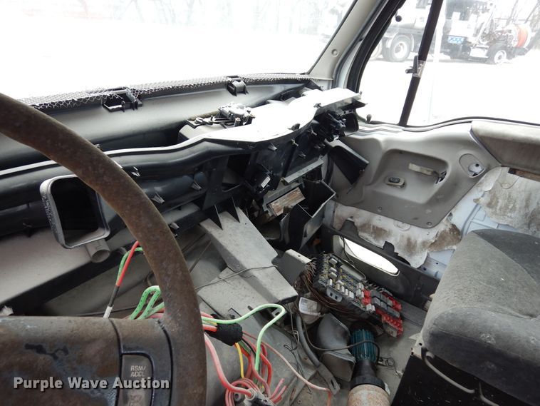 image for item DK0281 (7) truck cabs