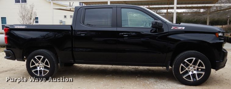 image for item DK0299 2019 Chevrolet Silverado 1500  Crew Cab pickup truck