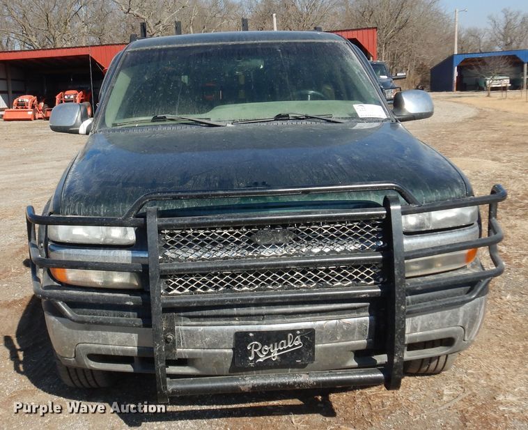 image for item DK4341 2001 Chevrolet Silverado 1500  Ext. Cab flatbed pickup truck