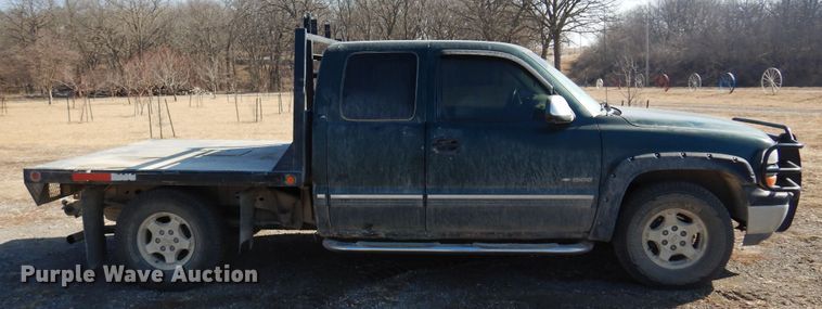 image for item DK4341 2001 Chevrolet Silverado 1500  Ext. Cab flatbed pickup truck