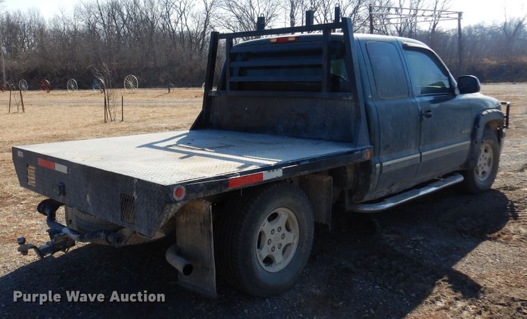 image for item DK4341 2001 Chevrolet Silverado 1500  Ext. Cab flatbed pickup truck