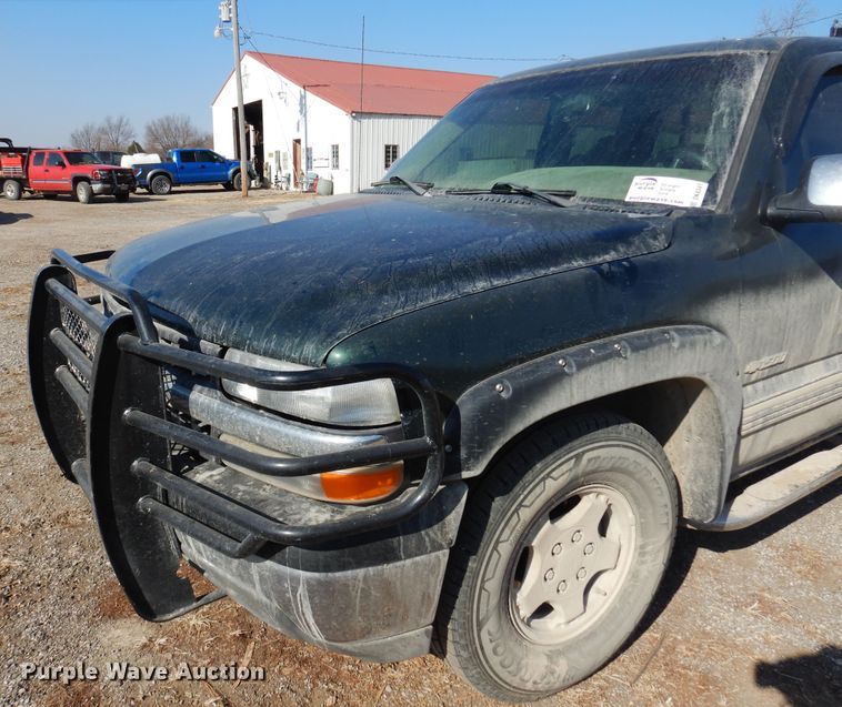 image for item DK4341 2001 Chevrolet Silverado 1500  Ext. Cab flatbed pickup truck