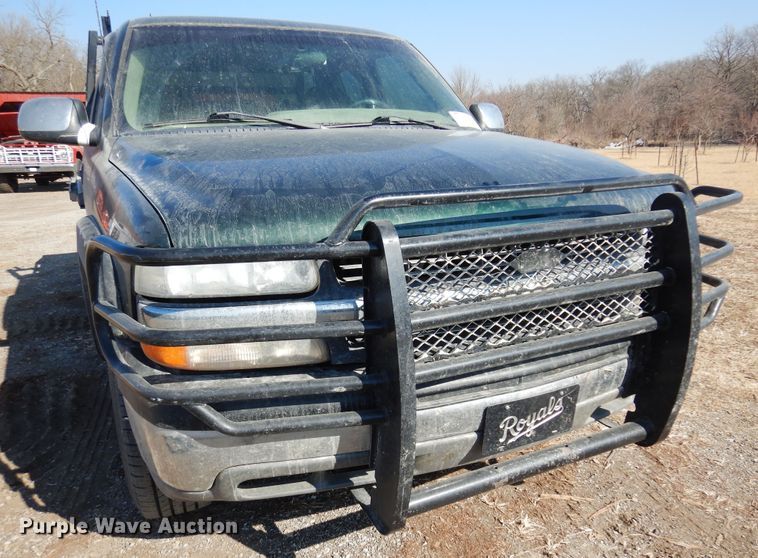 image for item DK4341 2001 Chevrolet Silverado 1500  Ext. Cab flatbed pickup truck