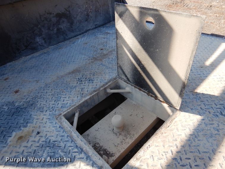 image for item DK4341 2001 Chevrolet Silverado 1500  Ext. Cab flatbed pickup truck