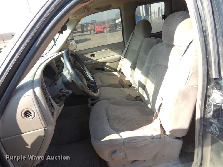 image for item DK4341 2001 Chevrolet Silverado 1500  Ext. Cab flatbed pickup truck