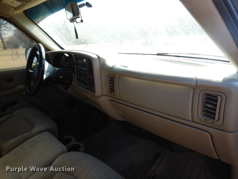 image for item DK4341 2001 Chevrolet Silverado 1500  Ext. Cab flatbed pickup truck