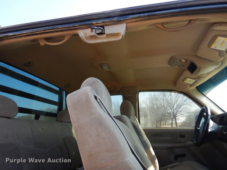 image for item DK4341 2001 Chevrolet Silverado 1500  Ext. Cab flatbed pickup truck