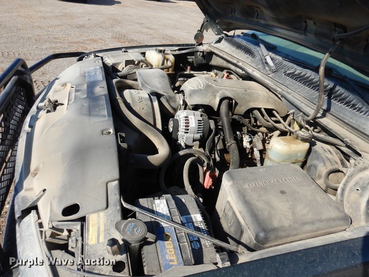 image for item DK4341 2001 Chevrolet Silverado 1500  Ext. Cab flatbed pickup truck