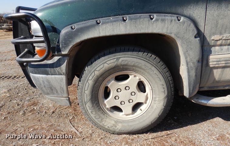 image for item DK4341 2001 Chevrolet Silverado 1500  Ext. Cab flatbed pickup truck