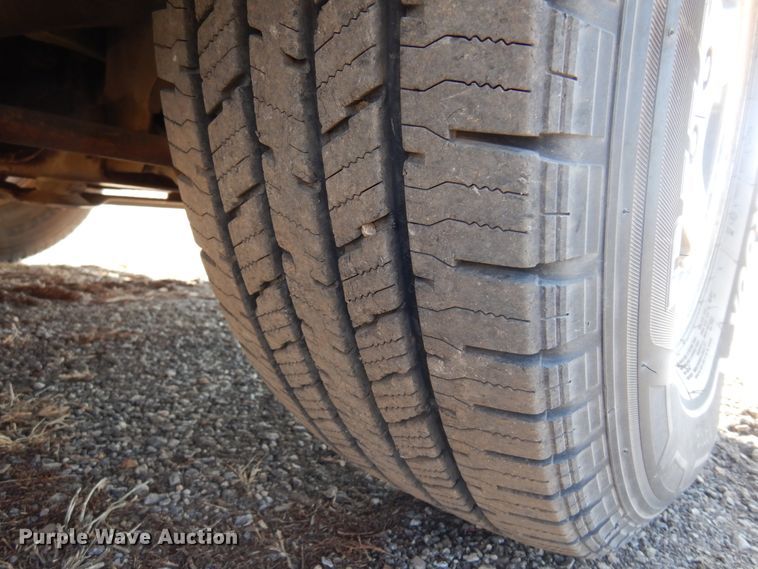 image for item DK4341 2001 Chevrolet Silverado 1500  Ext. Cab flatbed pickup truck