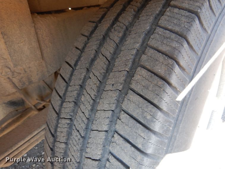 image for item DK4341 2001 Chevrolet Silverado 1500  Ext. Cab flatbed pickup truck