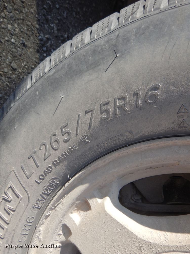 image for item DK4341 2001 Chevrolet Silverado 1500  Ext. Cab flatbed pickup truck