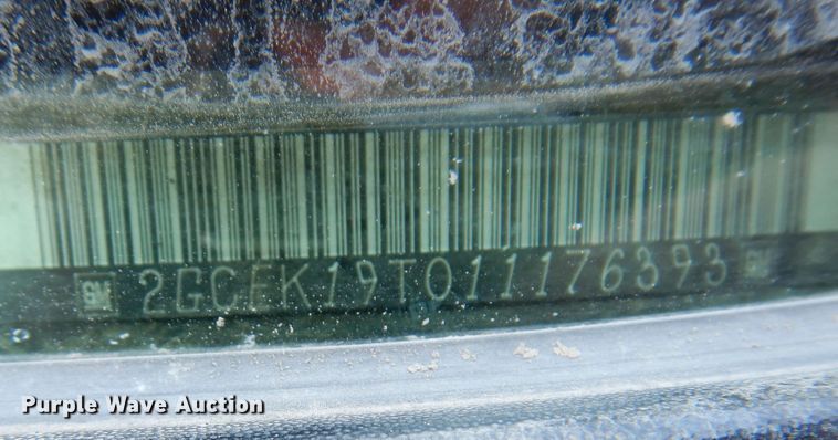 image for item DK4341 2001 Chevrolet Silverado 1500  Ext. Cab flatbed pickup truck