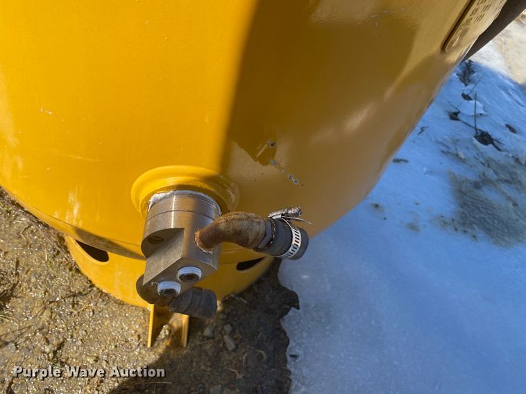 image for item DL6966 (3) air tanks