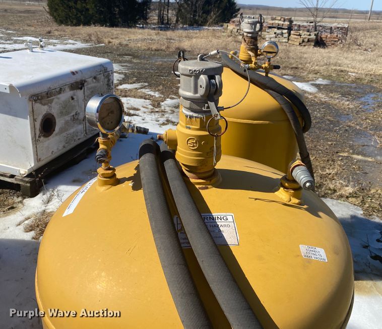 image for item DL6966 (3) air tanks