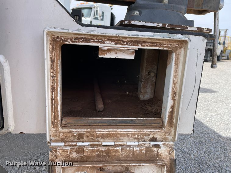 image for item DN0231 2015 Ford F550  SuperCab utility / service truck